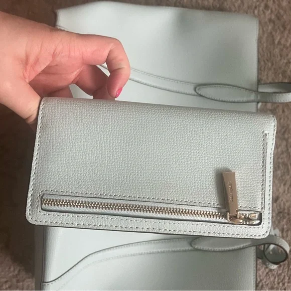 Kate Spade Blue Leather Tote Bag with Structured Design - Picture 5 of 10